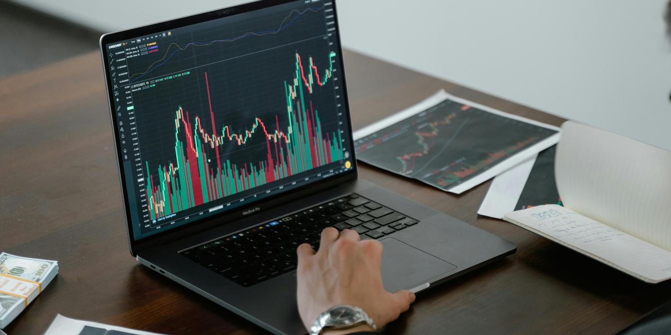 Market chart and macro headlines for EUR/USD this week
