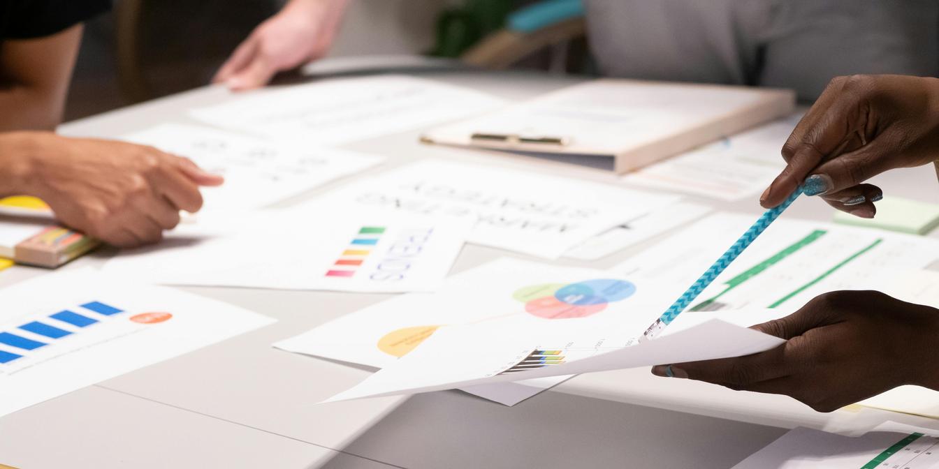 EURUSD market chart and macro headlines