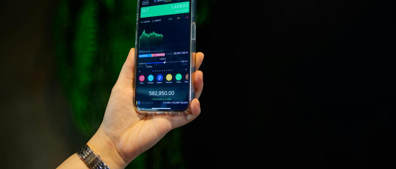 Market chart and macro headlines for BTCUSD this week