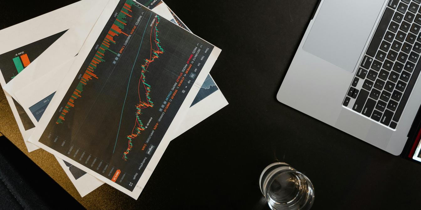 USD/JPY chart and macro headlines for the week