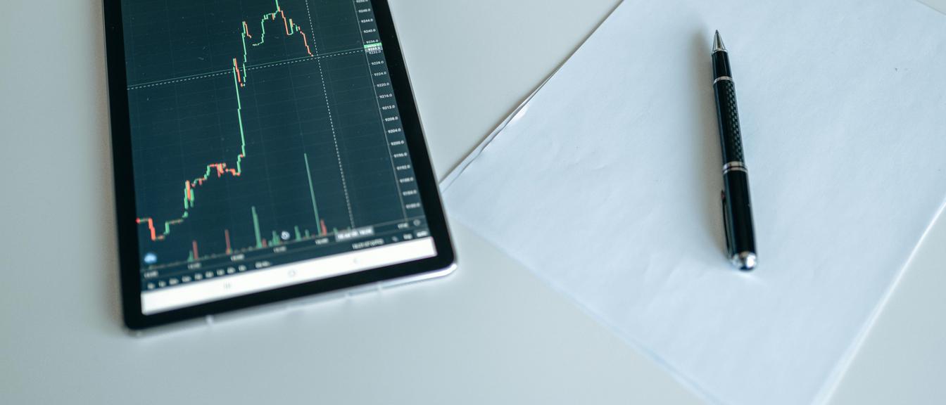 Market chart and macro headlines for USOIL this week