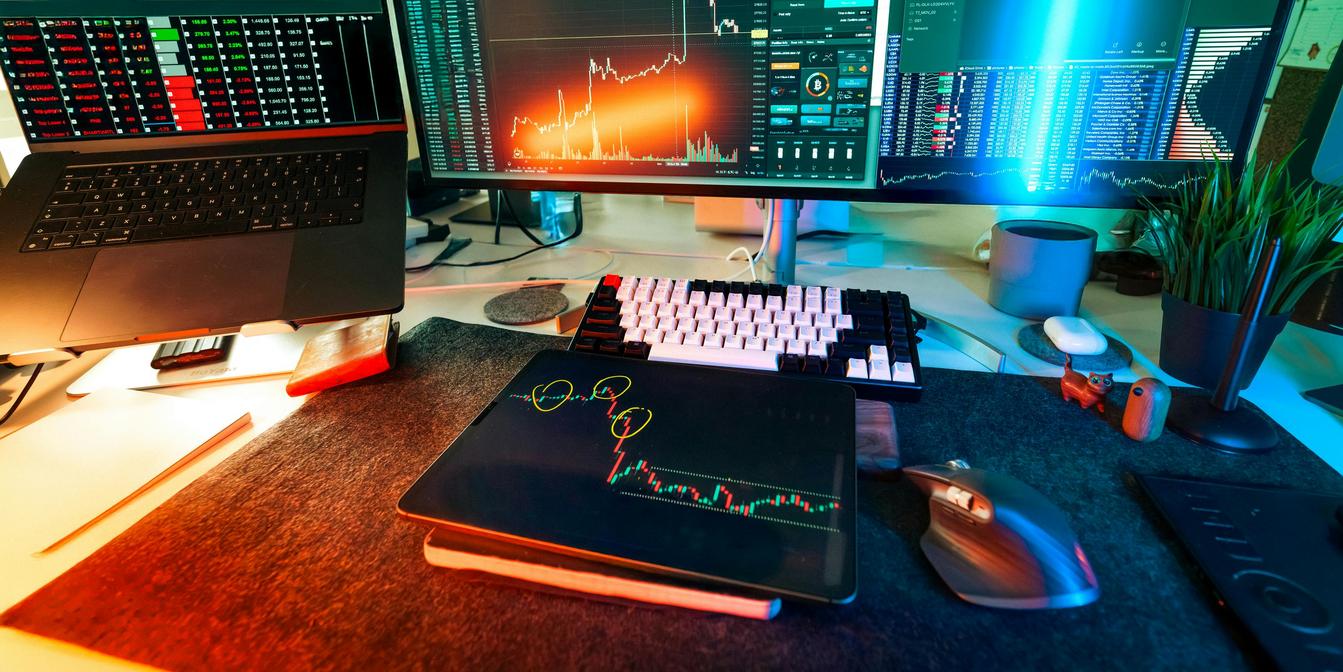 Market chart and macro headlines for BTCUSD this week