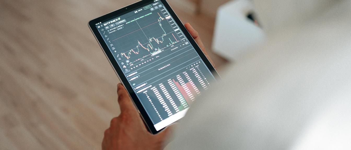 Market chart and macro headlines for EURUSD this week