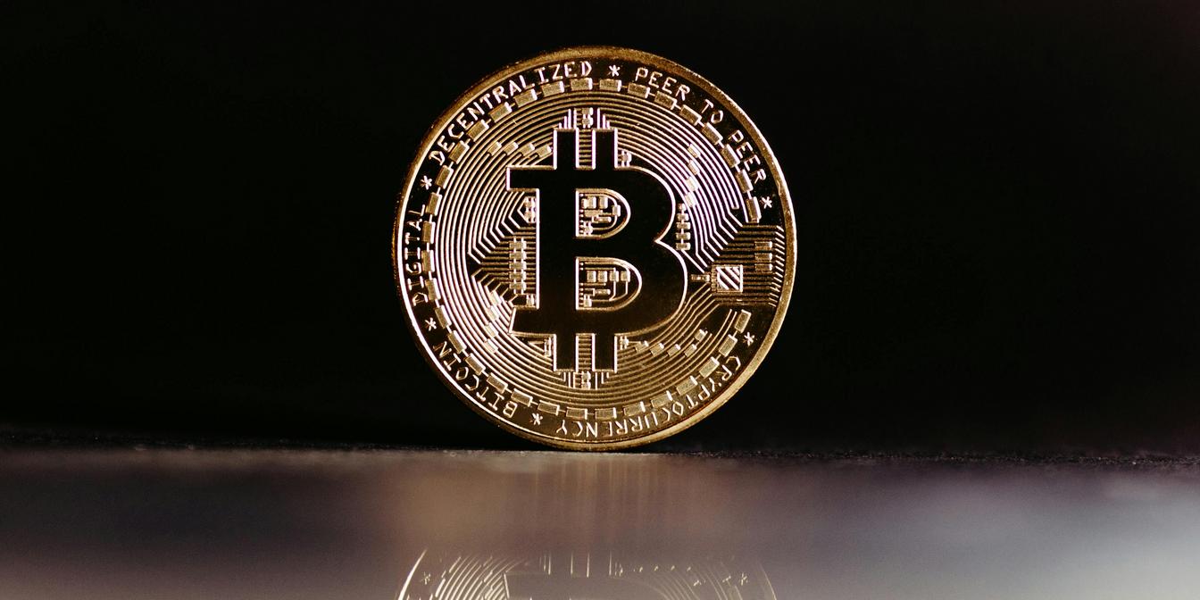 Market chart and macro headlines for XAUUSD this week