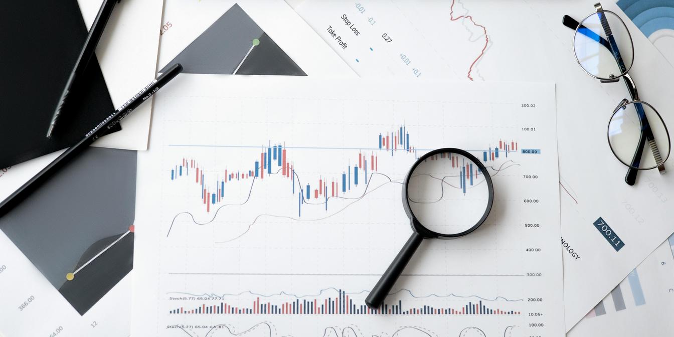 EUR/USD market chart and macro headlines