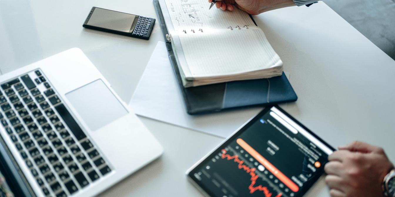 BTCUSD market chart with macro headlines