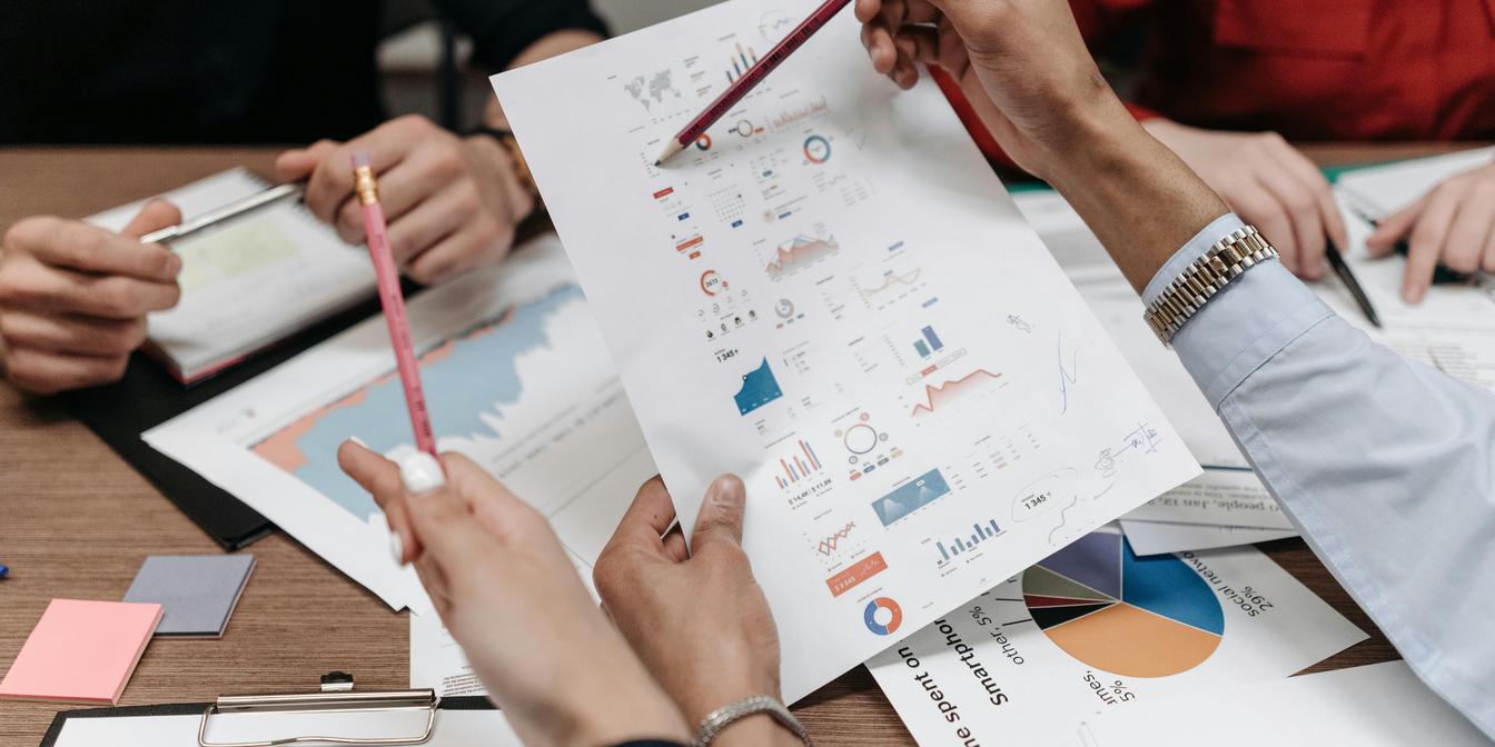 Market chart and macro headlines for XAUUSD this week