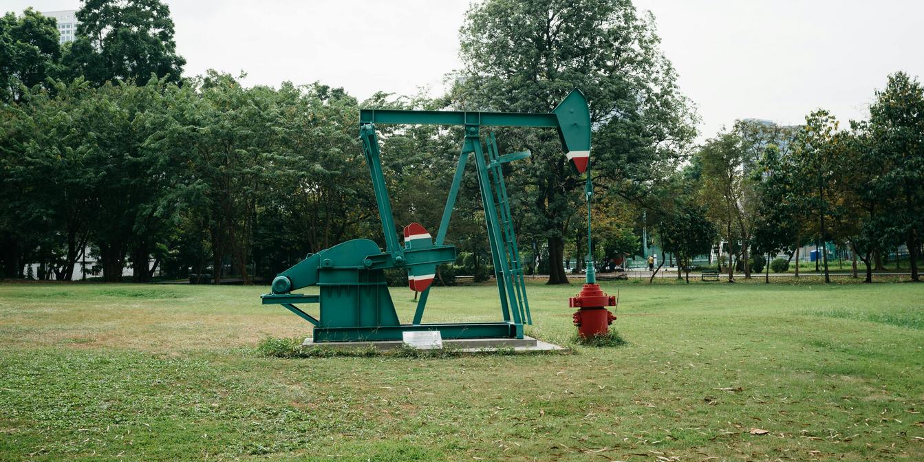 Market chart and macro headlines for XTIUSD this week