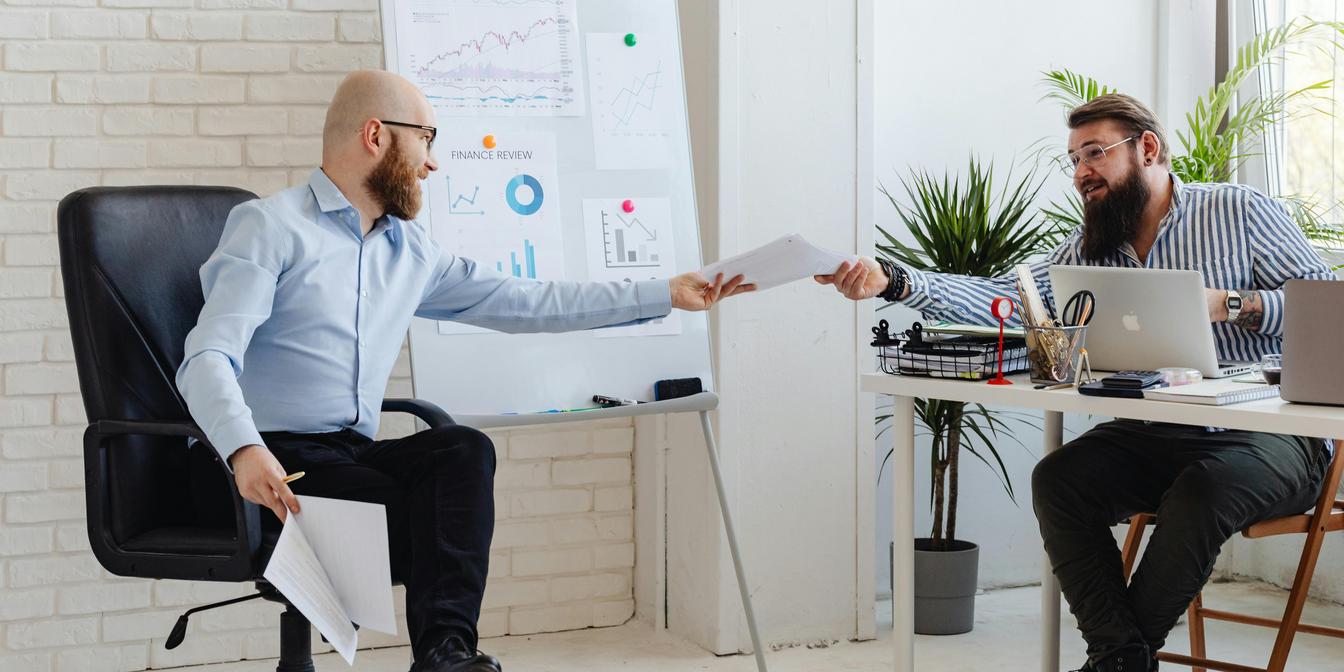 EUR/USD market chart and macro headlines