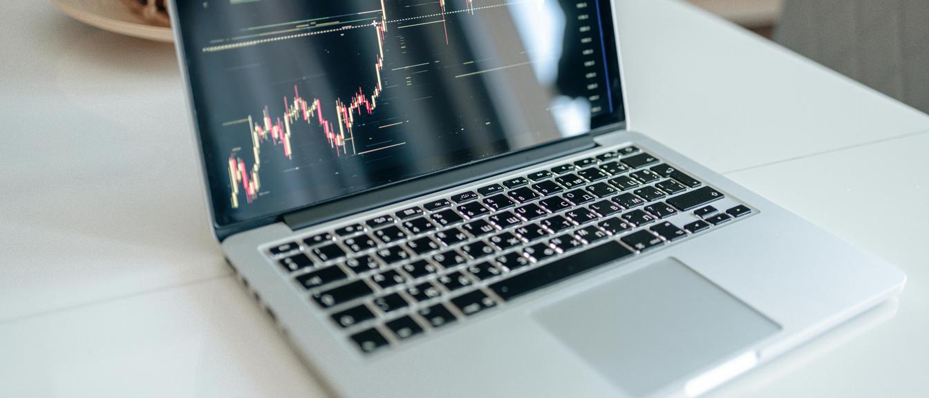 Bitcoin price chart near oversold as futures open interest falls