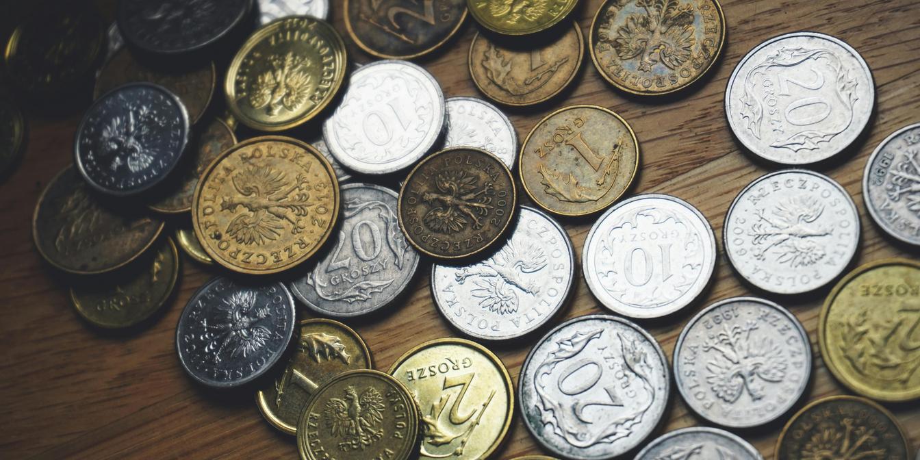 Market chart and macro headlines for EUR/USD