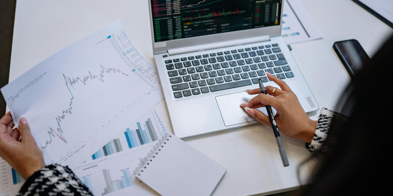 Market chart and macro headlines for USD/JPY this week
