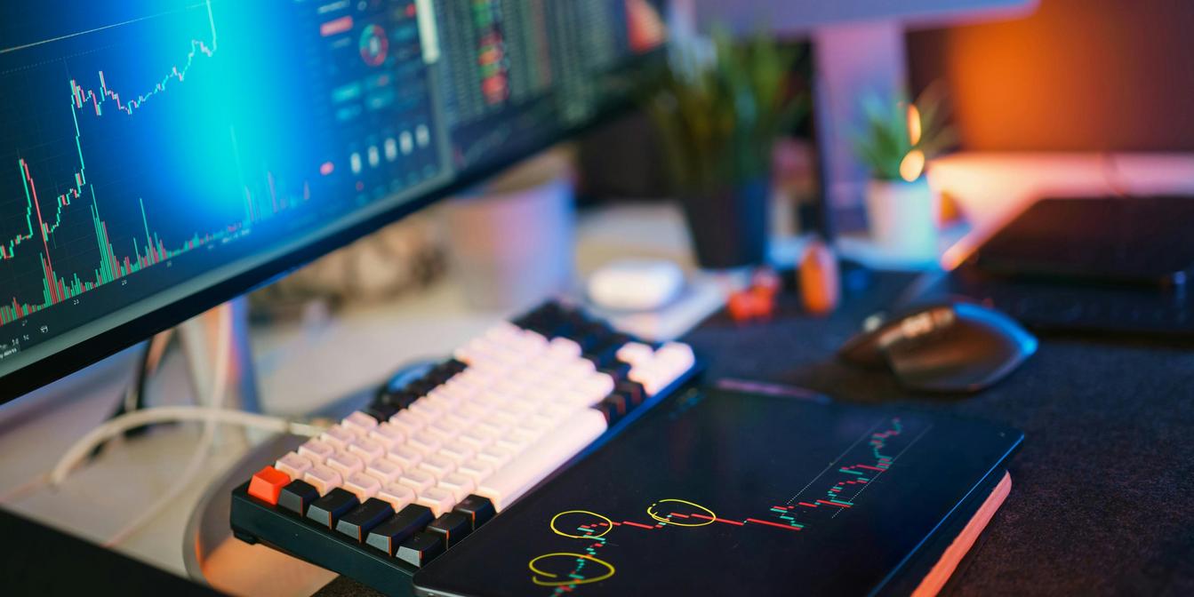 USDJPY market chart and macro headlines for this week