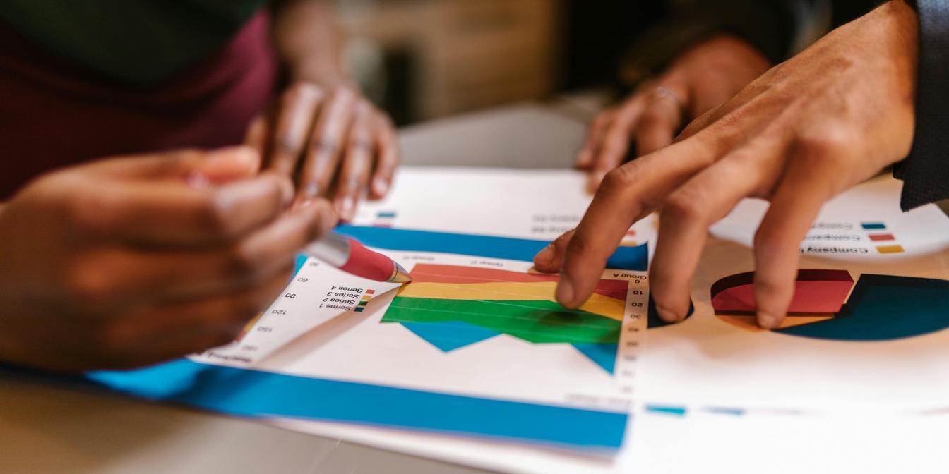 Market chart and macro headlines for XAUUSD this week