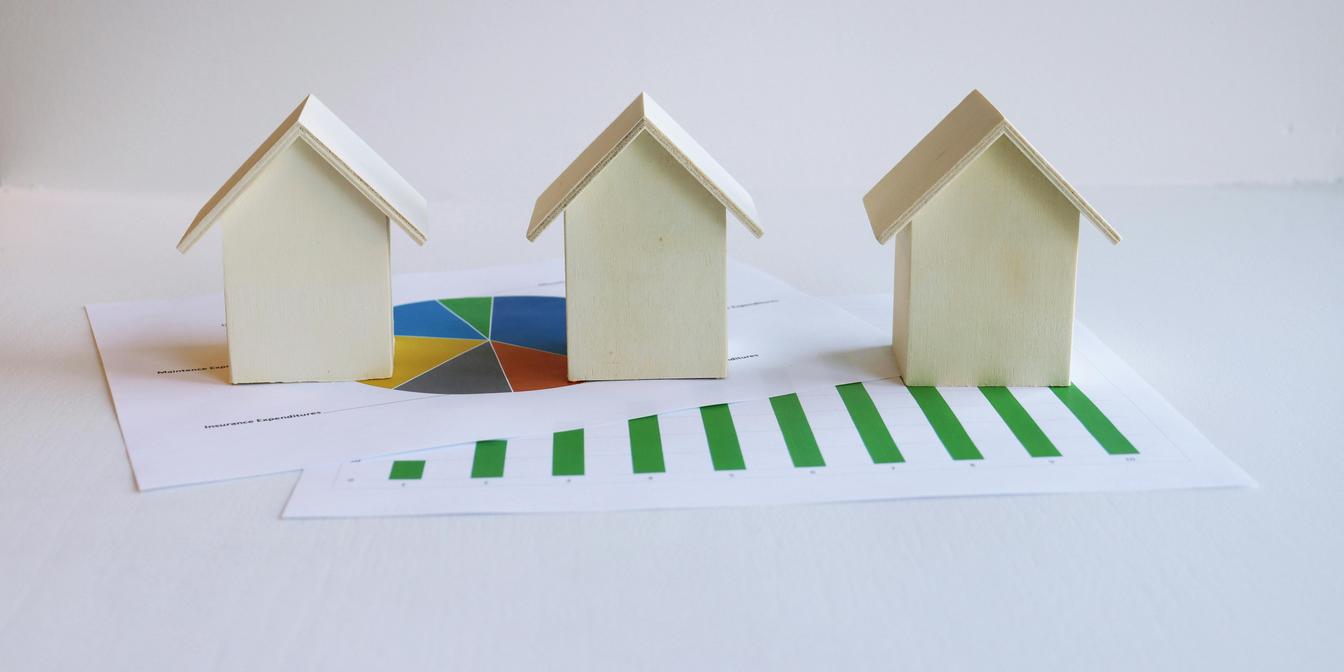 EURUSD chart and macro headlines this week